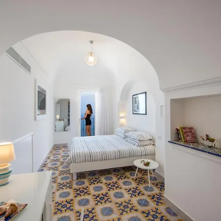 Albadamare Boutique Hotel