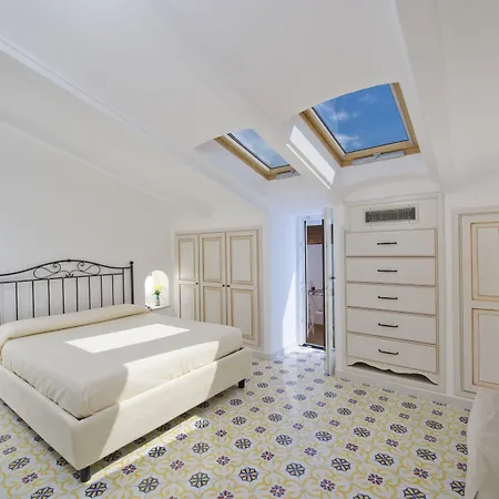 Albadamare Boutique برايانو