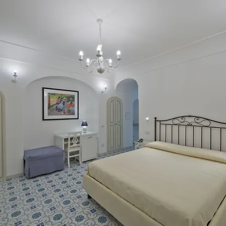 Albadamare Boutique Hotel 3*