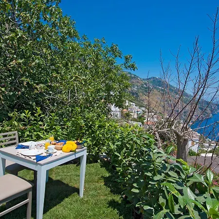 Albadamare Boutique فندق برايانو