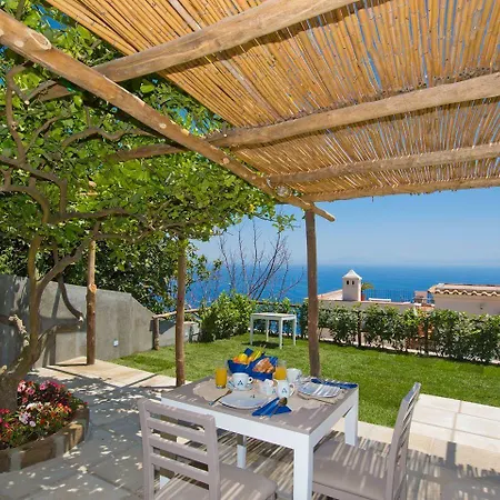 Albadamare Boutique 3* برايانو