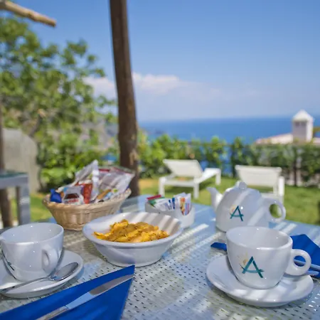 Albadamare Boutique فندق برايانو