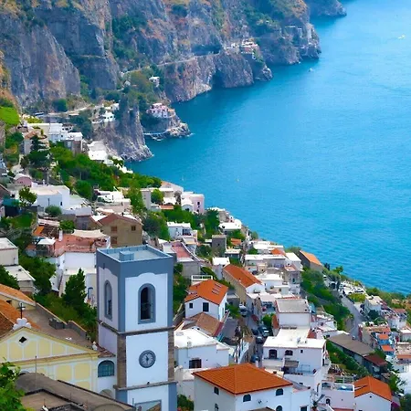 Albadamare Boutique فندق برايانو