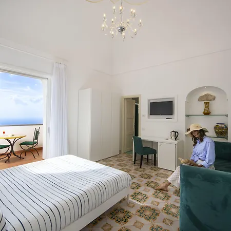 Albadamare Boutique Hotel 3*